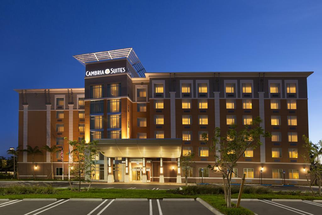 Cambria Hotel Denver International Airport Аурора Екстериор снимка