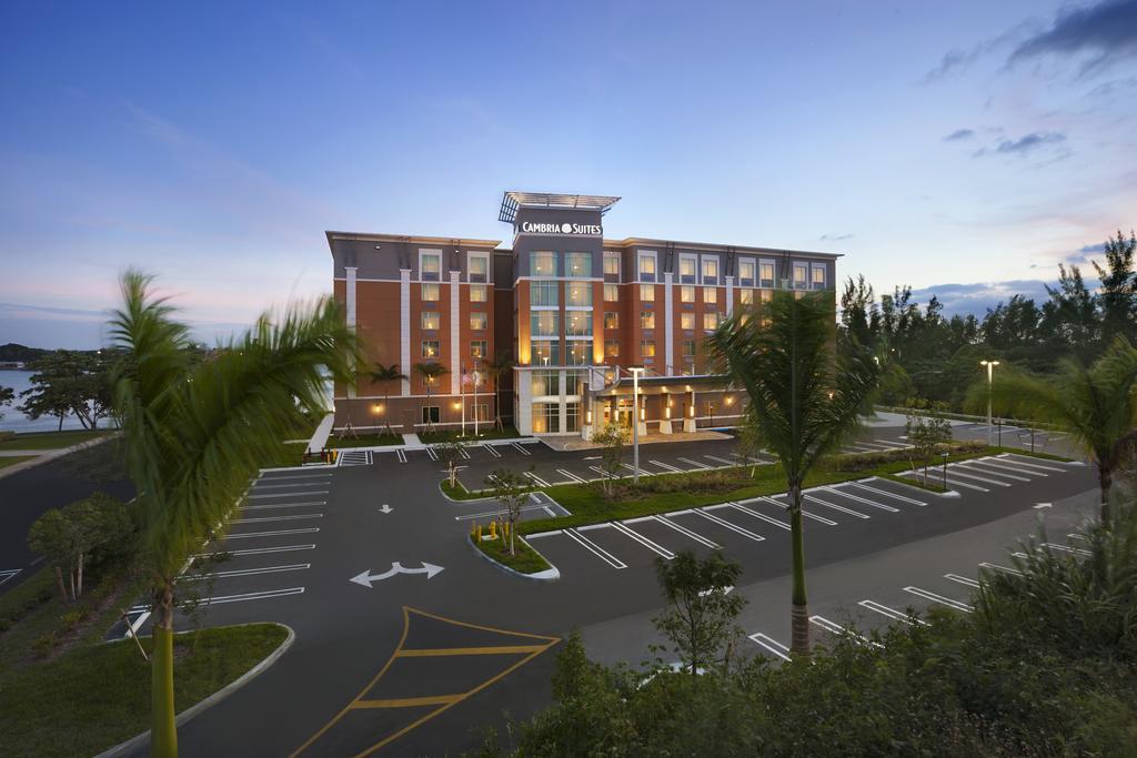 Cambria Hotel Denver International Airport Аурора Екстериор снимка